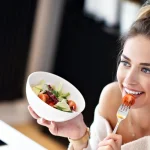 10 Makanan yang Bantu Gusi Tetap Sehat