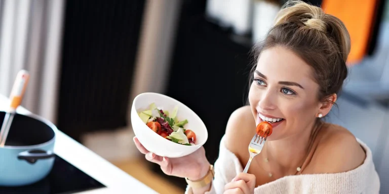 10 Makanan yang Bantu Gusi Tetap Sehat
