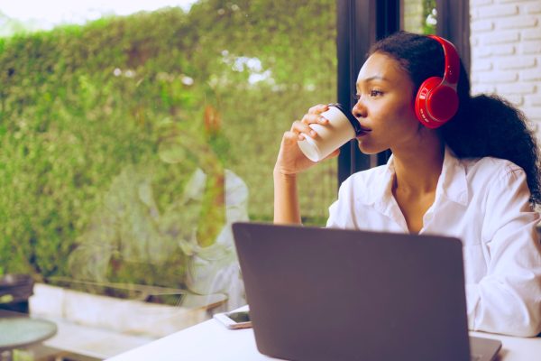 10 Kebiasaan Harian yang Bantu Meredakan Kecemasan