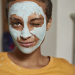 5 Masker Alami untuk Menyehatkan Kulit Dagu