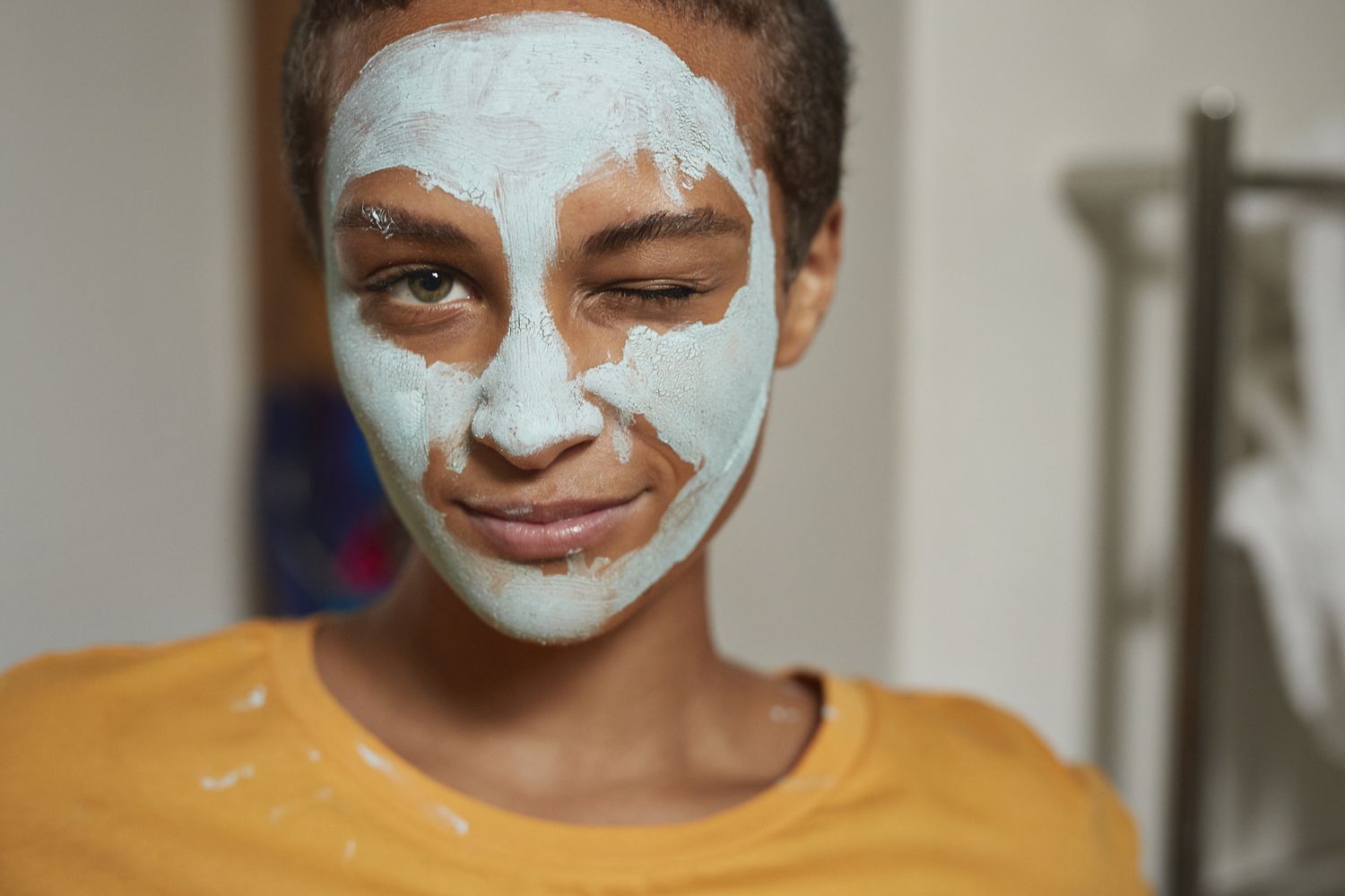 5 Masker Alami untuk Menyehatkan Kulit Dagu
